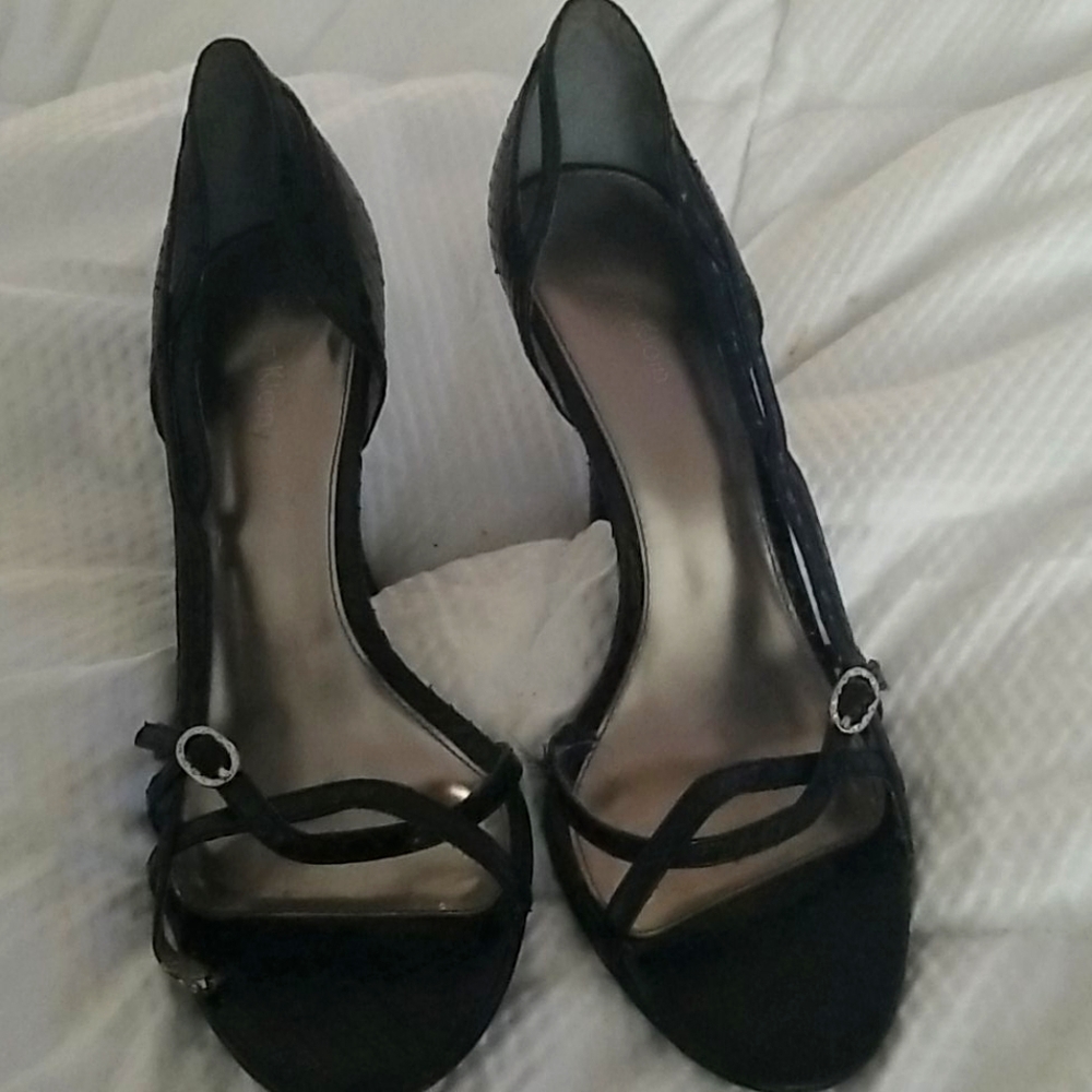 Calvin Klein Snakeskin Black Leather Pumps Size 7M